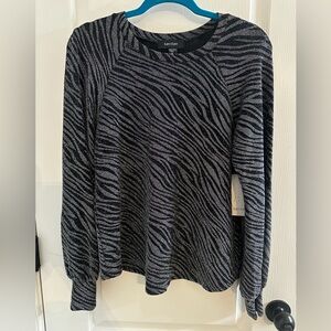 Karen Kane NWT Black & Metallic Silver Zebra Print Top Size Medium